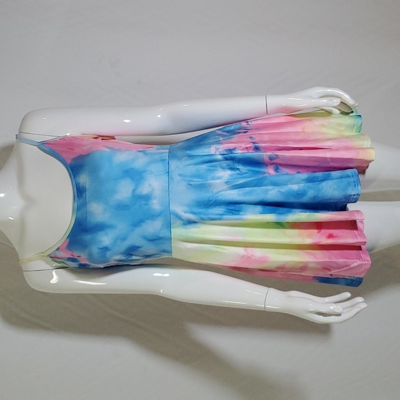 Tops - 💙 4/$20 Silky Satin sheen style top